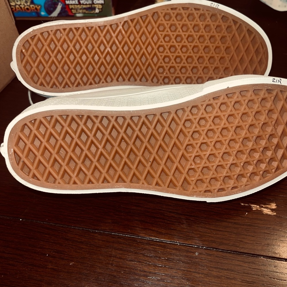 Vans - Picture 4 of 4